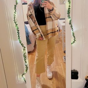 Hollister ultra high rise cargo pants cropped